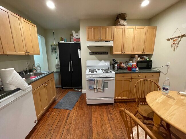 63 Pleasant St unit 64-2, Cambridge, MA 02139 - photo 3