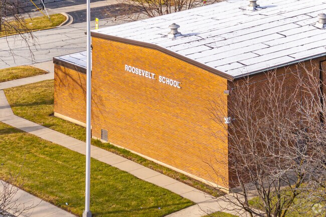 Roosevelt Elementary School is in the Chicago Heights School District No. 170.