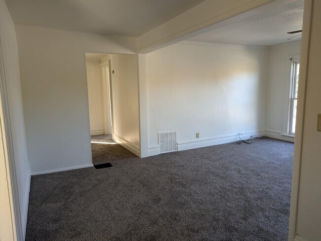 709 E 2nd St unit 2, Defiance, OH 43512 - photo 7