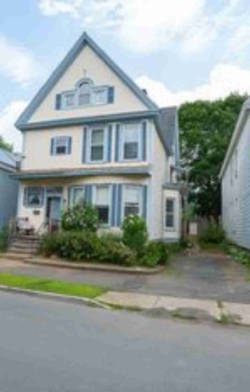 130 6th Ave, Troy, NY 12180