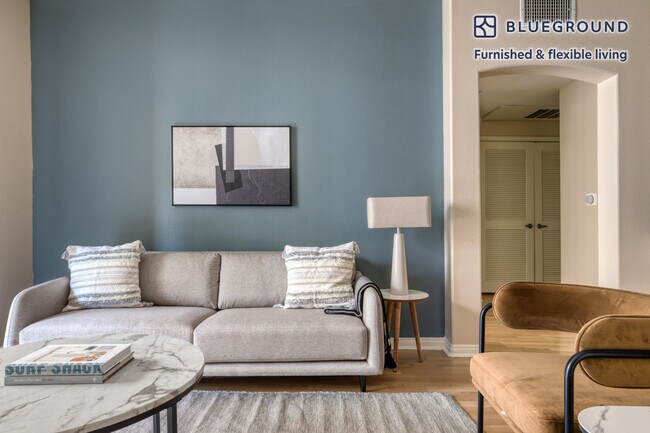 8500 Pershing Dr unit FL1-ID844, Los Angeles, CA 90293 - photo 2