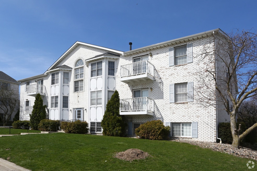 3 Stortz Drive, Bloomington, IL 61701 - photo 1