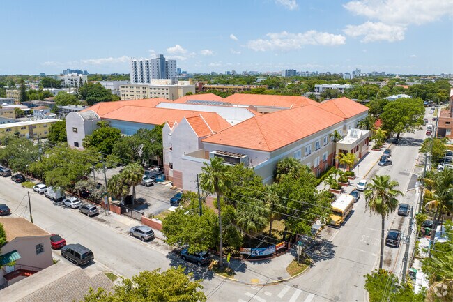 Riverside Elementary Community School is well located by downtown Miami.