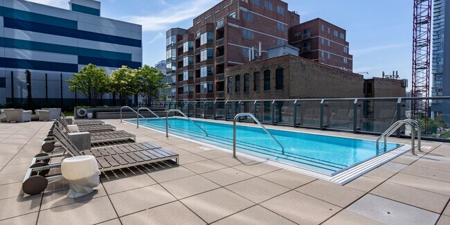 641 W Grand Ave unit S, Chicago, IL 60654 - photo 5