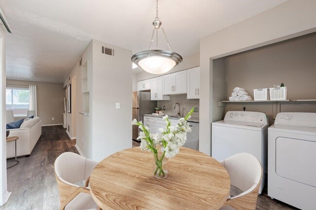 Lakeshore Reserve Off 86th Apartments and Townhomes, Indianapolis, IN 46260 - photo 4