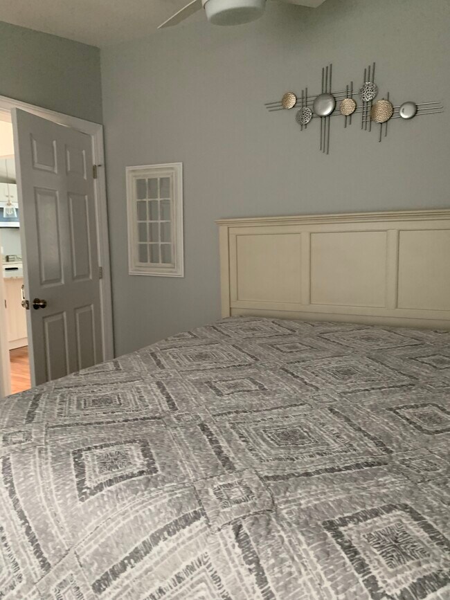 97 Washington St unit 3rd floor, Gloucester, MA 01930 - photo 6