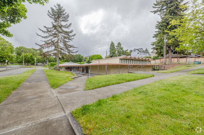 Don't hesitate to enroll your children at Washington-Hoyt Elementary School in Tacoma.