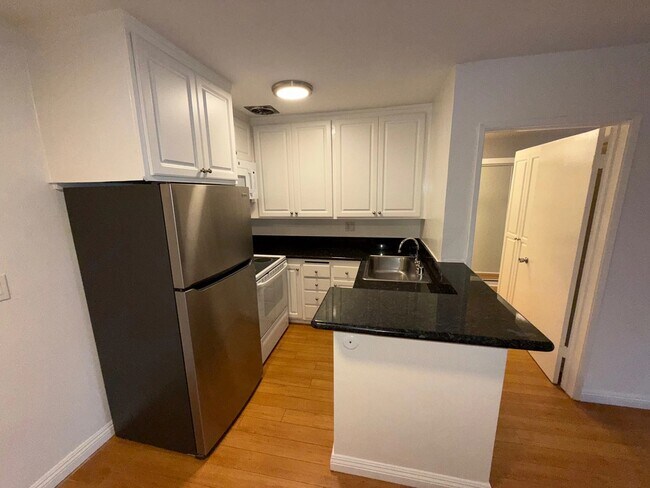 10760 Rose Ave unit 219, Los Angeles, CA 90034 - photo 2