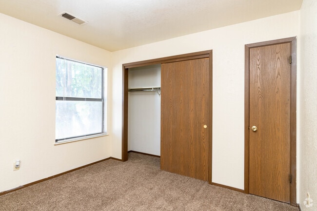 1BR, 1BA - 655SF