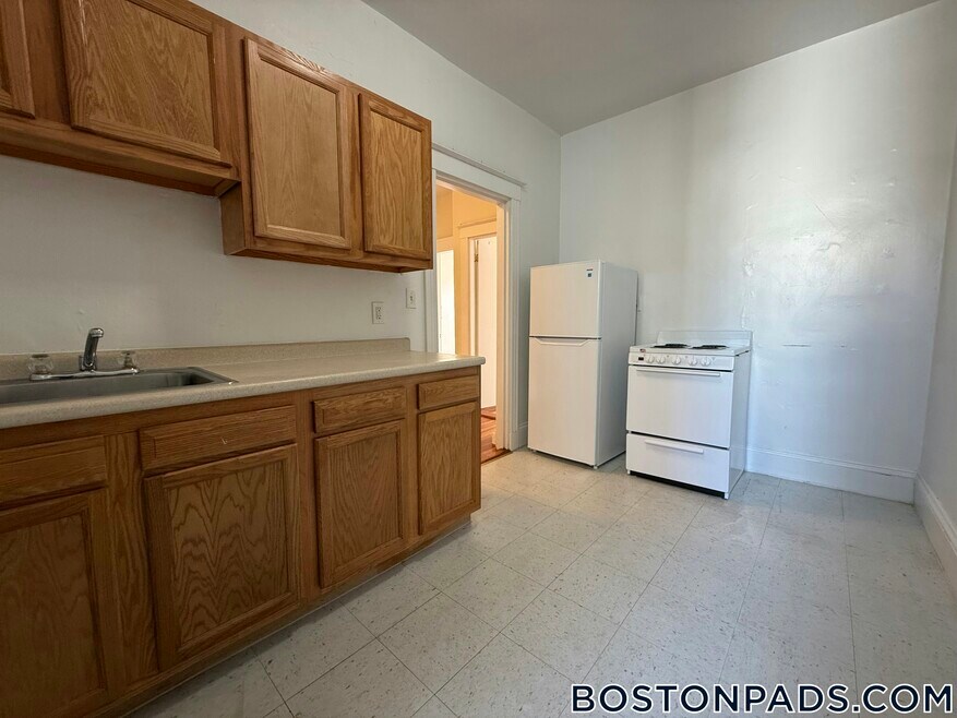 1375 Commonwealth Ave unit 6, Allston, MA 02134 - photo 1