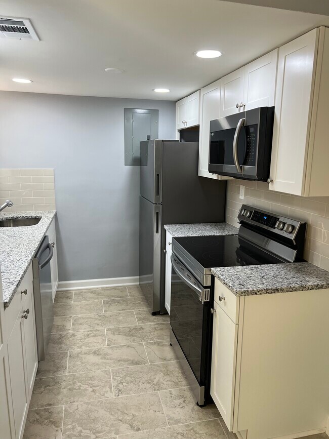 1150 Rankin St unit M9, Stone Mountain, GA 30083 - photo 2