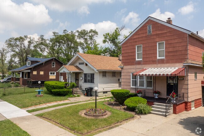 From bungalow homes to Craftsman houses, Chalfonte features a variety of architectural styles.