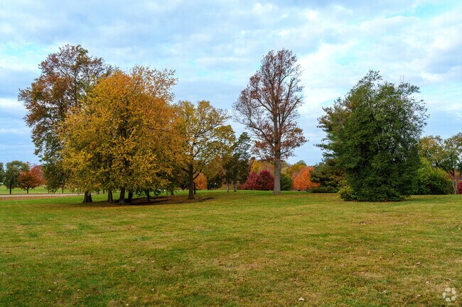 Discover a scenic landscape at Keeneland, only minutes from Firmantown.