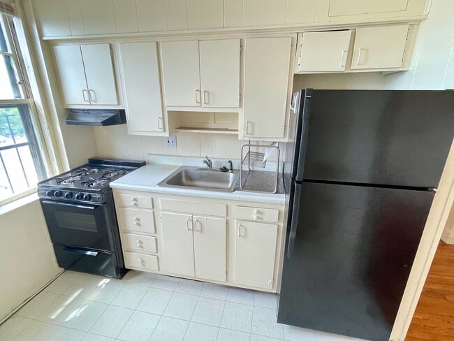 2003 Commonwealth Ave unit 27, Brighton, MA 02135 - photo 6