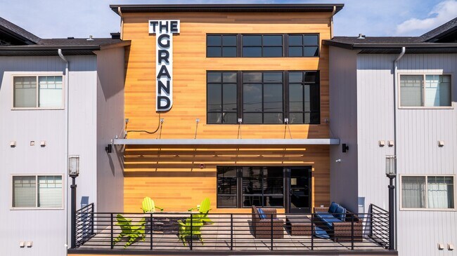 Upscale Living at the Grand off 45th, Fargo, ND 58104 - photo 4