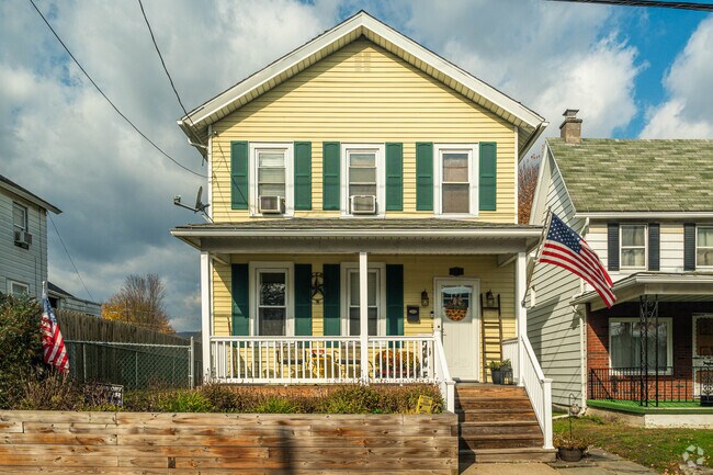Colonial-inspired homes are often packed close together toward downtown Taylor.