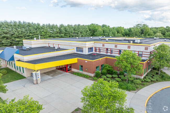 Wakefield Hills Elementary School in West Warwick has a student teacher ratio of 14:1.