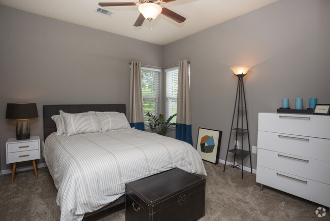 2BR, 2BA - 1,071 SF