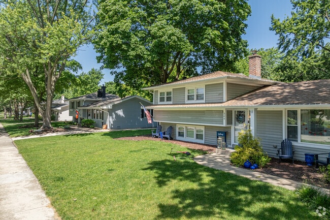 Homes in West Highlands feature up to a quarter-acre of yard space.