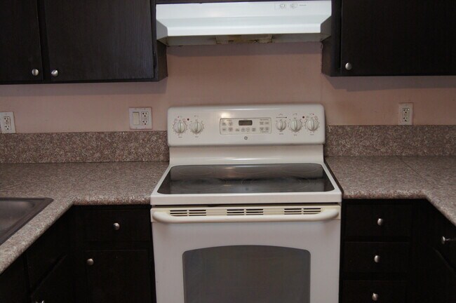 2304 Saturn Ave unit C, North Las Vegas, NV 89030 - photo 6