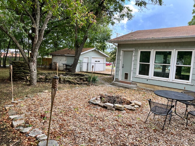 1000 E Walnut St, Hillsboro, TX 76645 - photo 7