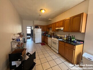 1905 Beacon St Unit 2F, Brookline, MA 02445