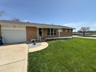 3440 Laura Ln, Saint Louis, MO 63125