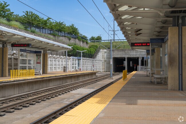 The train Platform of the Metrolink is close for residents in Brentwood to get to.