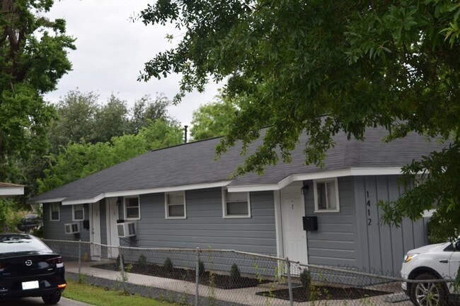 1412 E35th St unit B, Houston, TX 77022 - photo 3