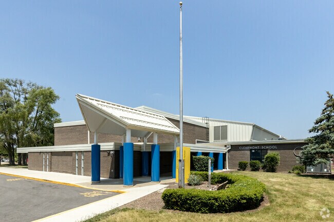 The Clearmont Elementary School is affiliated with District 59 in Elk Grove Village East.