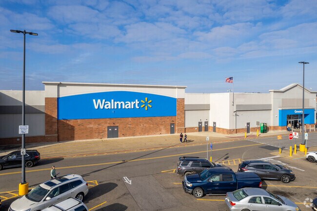 Head to the local Walmart in Heath for all your retail needs.