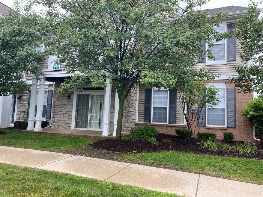 1075 Alameda Blvd, Troy, MI 48085 - photo 1