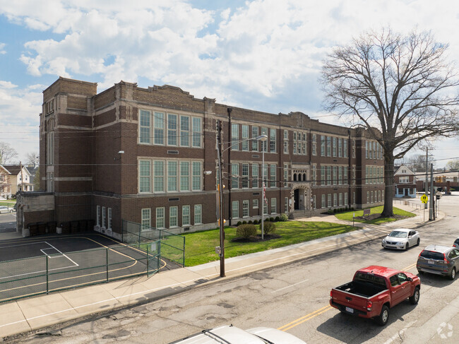 Many residents send their grade school students to Sharpsburg Elementary School.