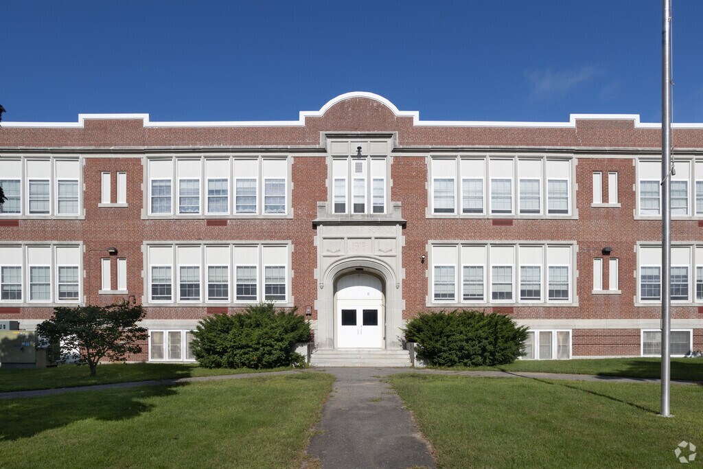 Fairmount School is located in Bangor, Maine.
