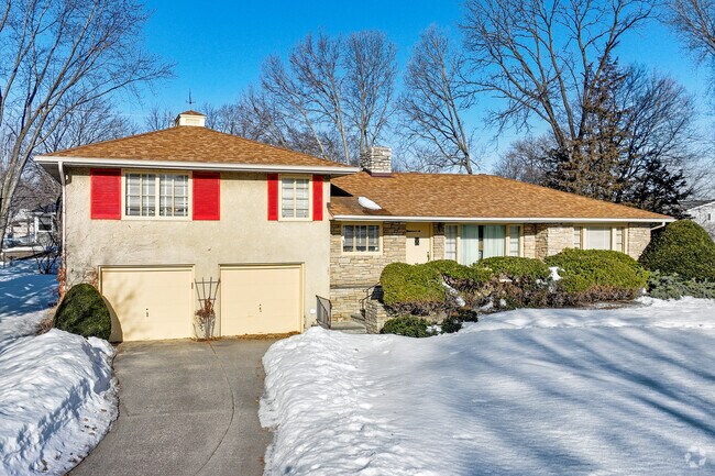 A common Creekside home is the ranch-style with tuck-under garage.
