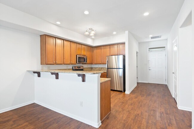 Barclay Square at Princeton Forrestal, Princeton, NJ 08540 - photo 6