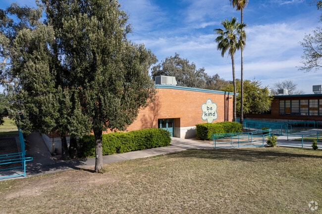 Courtyard area at Hudlow Elementary School.