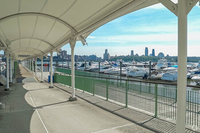 Palisades Park has quick access to the ferry terminal to New York City.