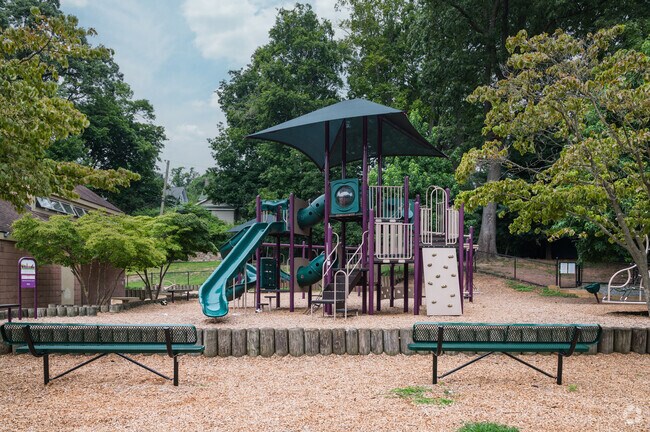 Carteret Park in Glen Ridge offers a large field, hockey rink and playground.