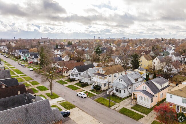 This aerial shows the housing density in Cleveland Hill.