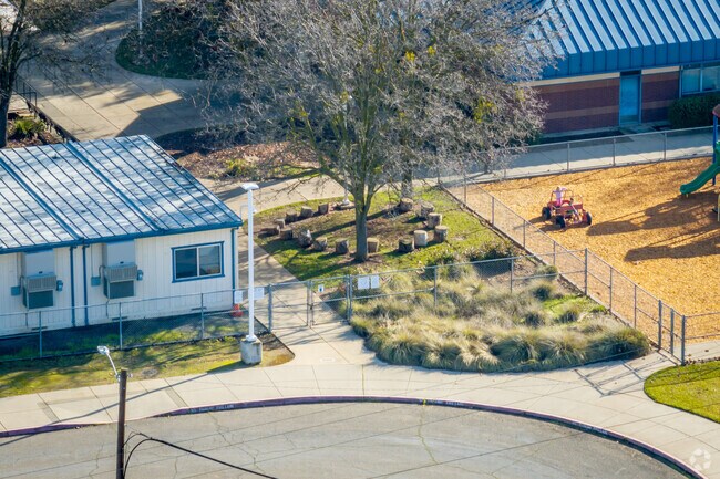 The student teacher ratio at Sierra Enterprise Elementary is 22 to 1