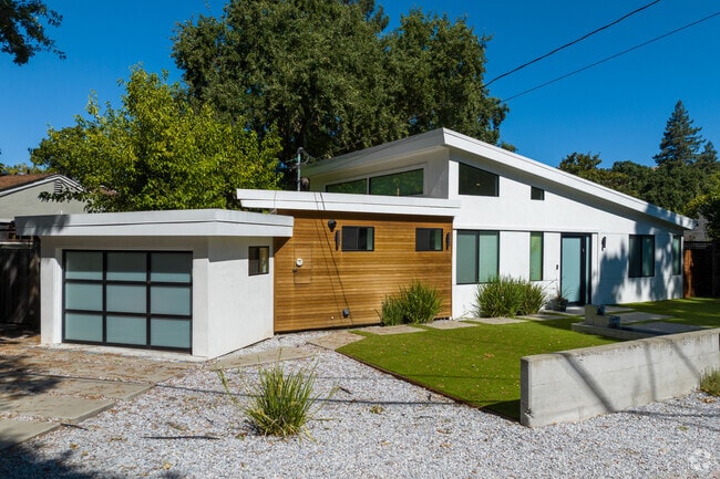 The modern homes in Lafayette often blend seamlessly with the nature surroundings.