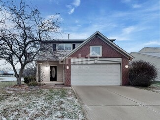 6707 Wimbledon Dr, Zionsville, IN 46077