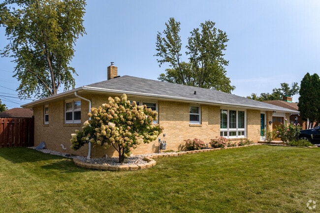 Ranch homes are in abundant supply throughout Green Bay's Starlite neighborhood.