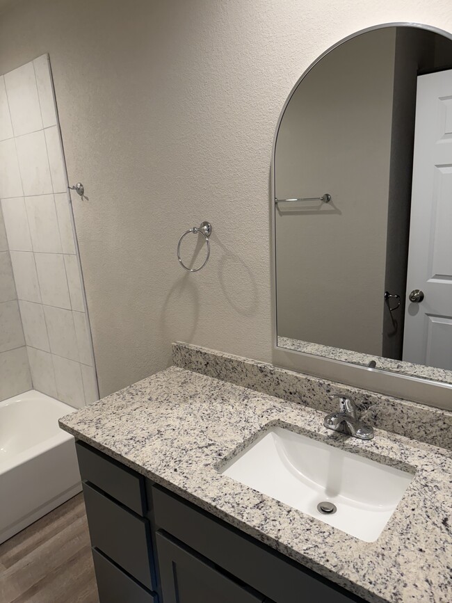 1014 N Plum St, Millsap, TX 76066 - photo 5