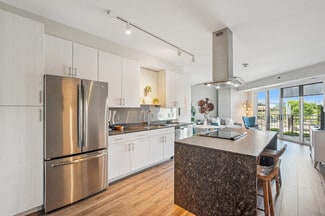 1800 Marina's Edge Way, Louisville, KY 40206