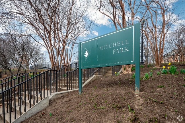Welcome to Mitchell Park in the Sheridan-Kalorama neighborhood.