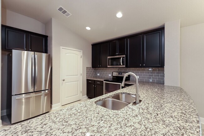 11322 Charismatic, San Antonio, TX 78245 - photo 7