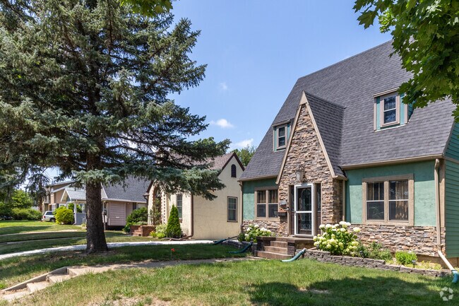 Hayes Historic District homes have well landscaped yards.