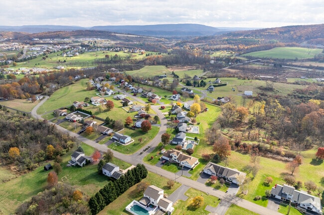 Birdseye views reveal the picturesque nature of the neighborhoods of Hemlock.
